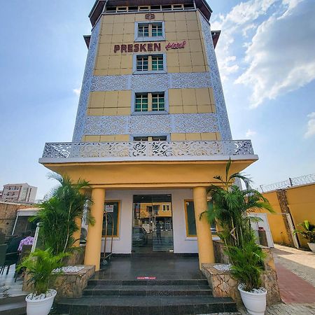 Presken K-One Hotel Ikeja Bagian luar foto
