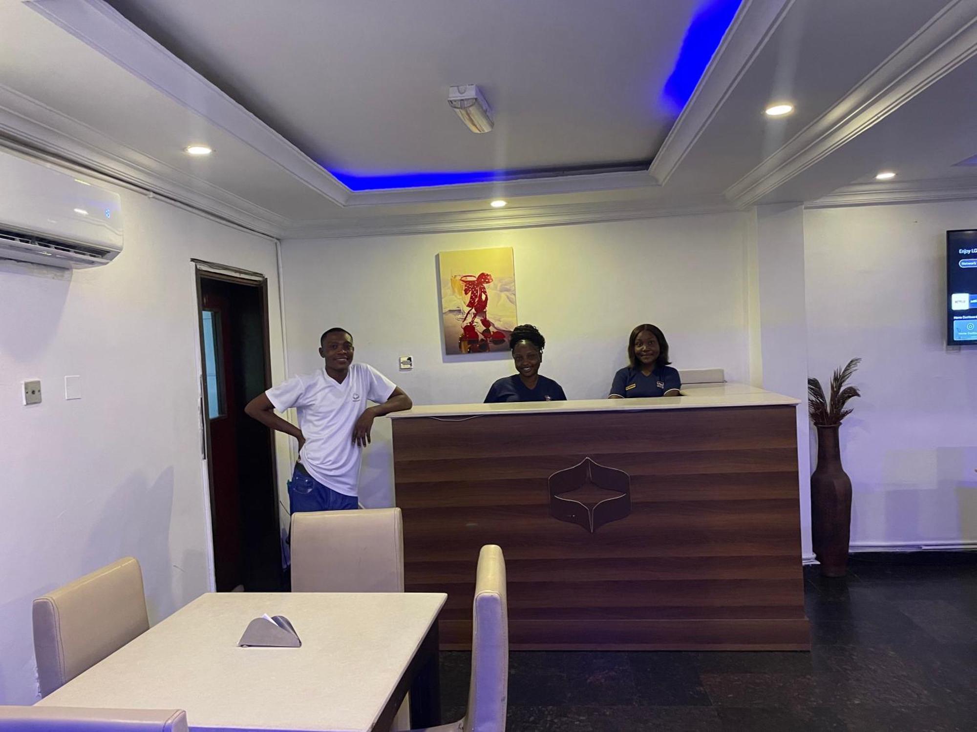 Presken K-One Hotel Ikeja Bagian luar foto